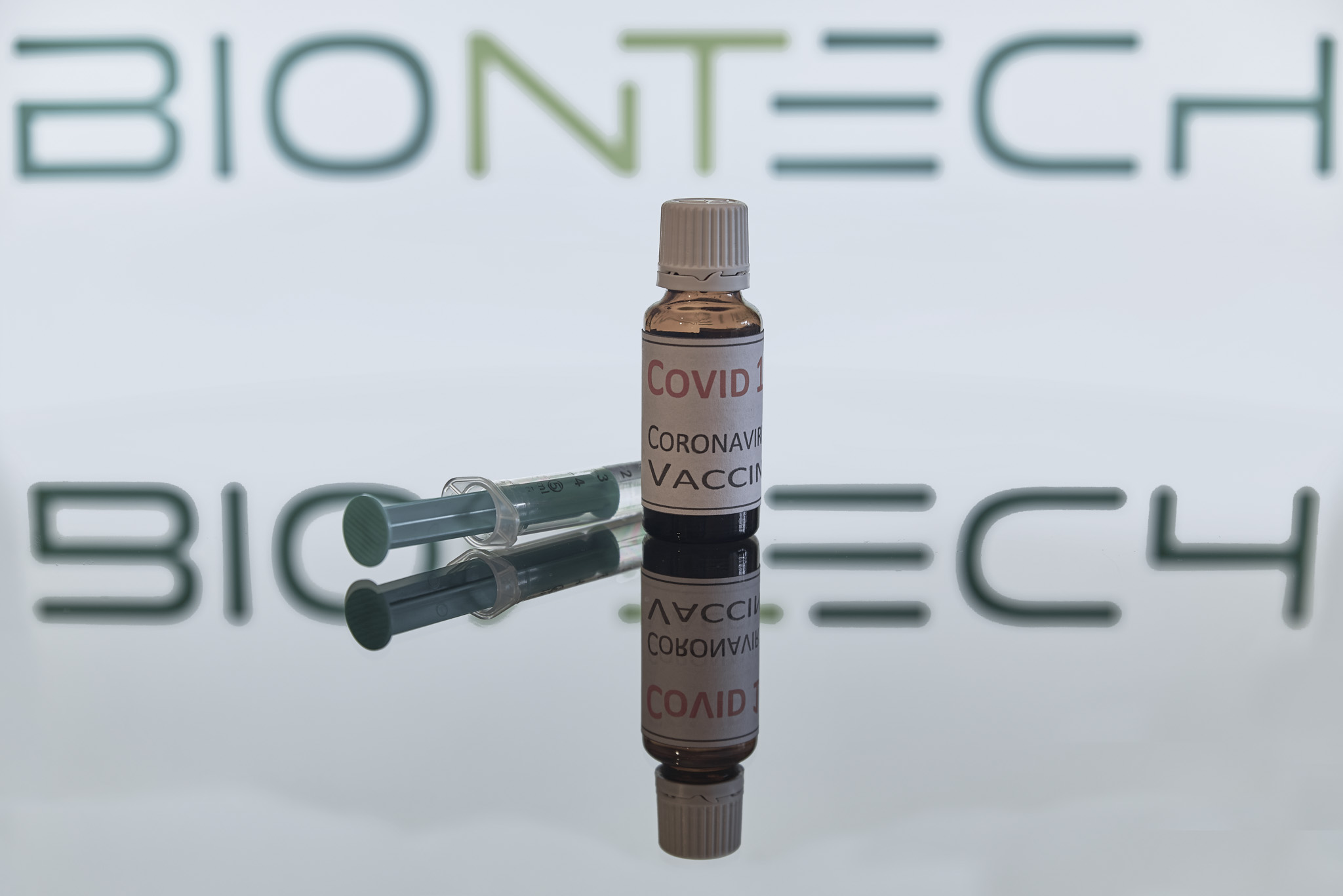 corona-impfstoff-biontech-vakzin-logivisor.jpg